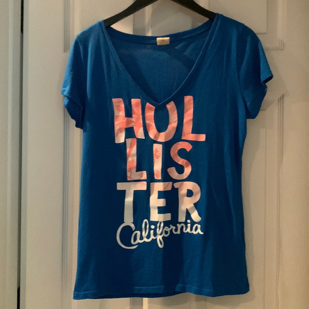 Royal blue Hollister t-shirt. V neck size medium